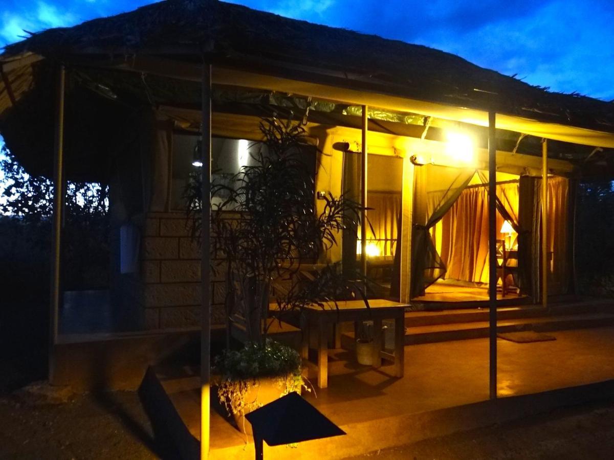 Ikweta Safari Camp Hotell Maua Eksteriør bilde